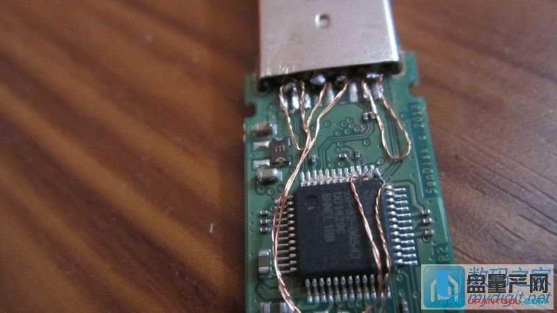 U盘的USB手指断了怎么修复教程